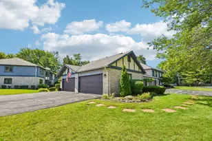 2545 Harbor Dr, Joliet, IL 60431 - Photo 3