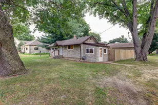 315 E Booth St, Tampico, IL 61283 - Photo 3