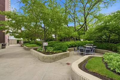 10 E Ontario Street #2003, Chicago, IL 60611 - Photo 23