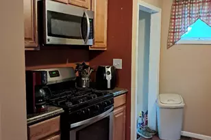626 N Buell Ave, Aurora, IL 60506 - Photo 5