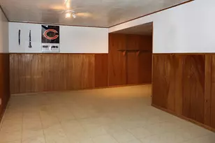 2061 Essex Ct, Streamwood, IL 60107 - Photo 11