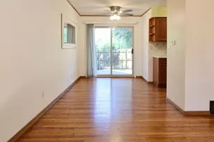 2061 Essex Ct, Streamwood, IL 60107 - Photo 5