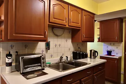 2061 Essex Court, Streamwood, IL 60107 - Photo 7