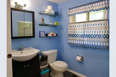 2061 Essex Court, Streamwood, IL 60107 - Photo 9