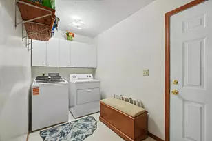 324 N Chaucer Blvd, Monticello, IL 61856 - Photo 55