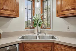 324 N Chaucer Blvd, Monticello, IL 61856 - Photo 27