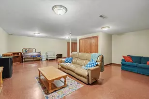 324 N Chaucer Blvd, Monticello, IL 61856 - Photo 59