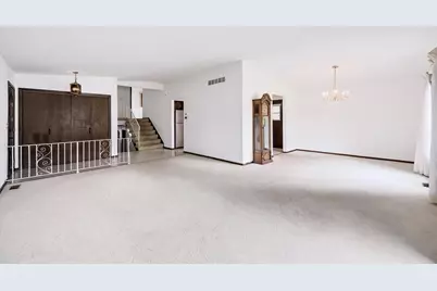 3N565 Crown Road, Elmhurst, IL 60126 - Photo 5