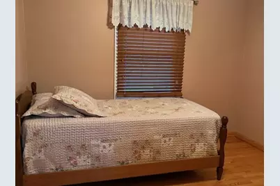 13417 S Houston Avenue, Chicago, IL 60633 - Photo 9