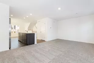 1059 Briar Gln Ct, Hampshire, IL 60140 - Photo 5