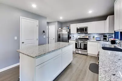 460 E Meadowdale Circle, Hampshire, IL 60140 - Photo 7