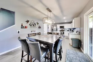 460 E Meadowdale Cir, Hampshire, IL 60140 - Photo 5