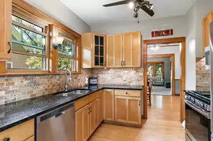 909 Augusta Ave, Elgin, IL 60120 - Photo 19