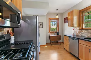 909 Augusta Ave, Elgin, IL 60120 - Photo 17
