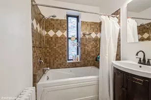 1224 W Chase Ave, Chicago, IL 60626 - Photo 9