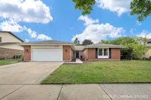 1110 S Fernandez Ave, Arlington Heights, IL 60005 - Photo 1