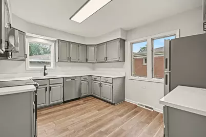 701 W Vermont Street, Villa Park, IL 60181 - Photo 7