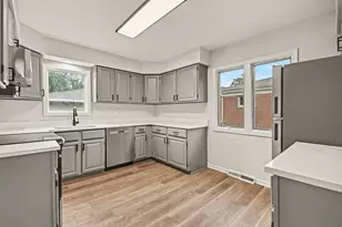 701 W Vermont St, Villa Park, IL 60181 - Photo 7