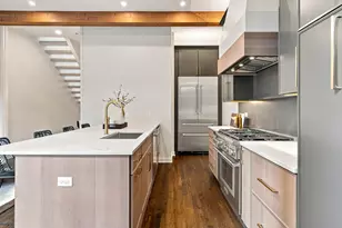 67 W Schiller St, Chicago, IL 60610 - Photo 3
