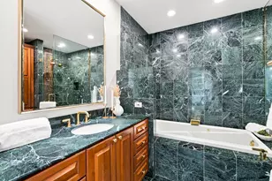 67 W Schiller St, Chicago, IL 60610 - Photo 19