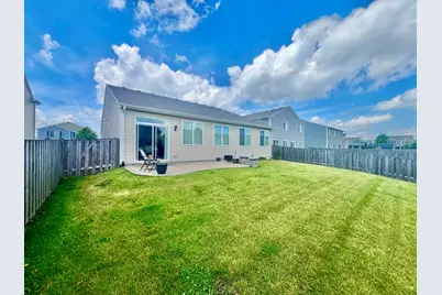 1074 Chestnut Drive, Pingree Grove, IL 60140 - Photo 3