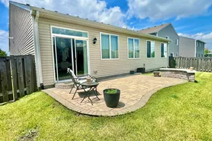 1074 Chestnut Dr, Pingree Grove, IL 60140 - Photo 5