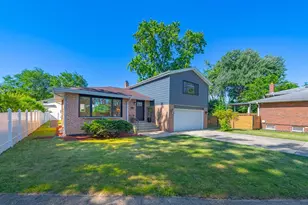 2405 Avondale Ave, Park Ridge, IL 60068 - Photo 1
