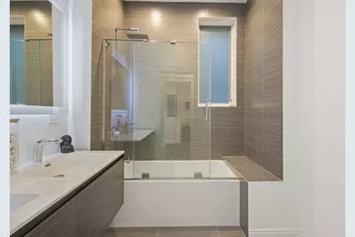 2027 W Race Avenue #2W, Chicago, IL 60612 - Photo 17