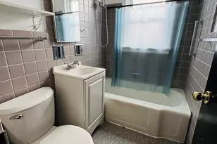 2626 W Balmoral Ave, Chicago, IL 60625 - Photo 9
