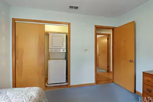 935 Diane Ave, Elgin, IL 60123 - Photo 11