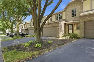 1404 W Sapphire Dr, Hoffman Estates, IL 60192 - Photo 3