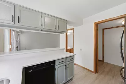 1404 W Sapphire Drive #1404, Hoffman Estates, IL 60192 - Photo 11