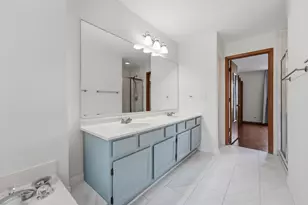 1404 W Sapphire Dr, Hoffman Estates, IL 60192 - Photo 27