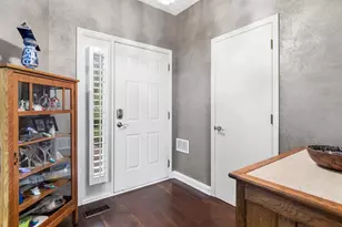 1211 Rhodes Ln, Naperville, IL 60540 - Photo 5