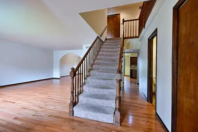 8039 Geneva Street, Woodridge, IL 60517 - Photo 3