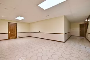 8039 Geneva St, Woodridge, IL 60517 - Photo 31