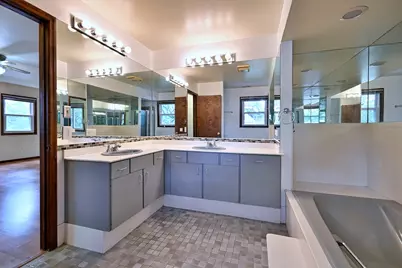 8039 Geneva Street, Woodridge, IL 60517 - Photo 27