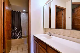 8039 Geneva St, Woodridge, IL 60517 - Photo 23