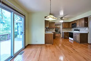 8039 Geneva St, Woodridge, IL 60517 - Photo 11