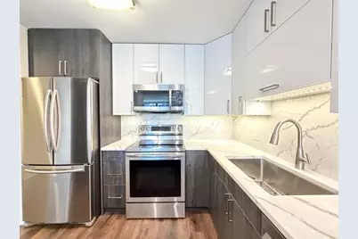1030 N State Street #12K, Chicago, IL 60610 - Photo 7