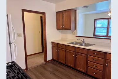1330 N Main Street #lower, Sycamore, IL 60178 - Photo 5