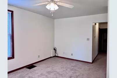 1330 N Main Street #lower, Sycamore, IL 60178 - Photo 3