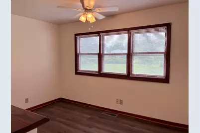 1330 N Main Street #lower, Sycamore, IL 60178 - Photo 7