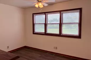 1330 N Main St, Sycamore, IL 60178 - Photo 7