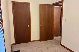 1330 N Main St, Sycamore, IL 60178 - Photo 11