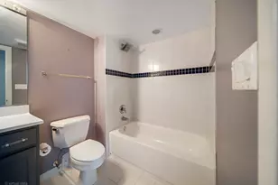 1111 W 15th St, Chicago, IL 60608 - Photo 17