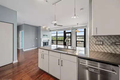 1111 W 15th Street #410, Chicago, IL 60608 - Photo 9