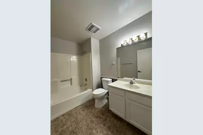 1486 W Jefferson Avenue #E, Naperville, IL 60540 - Photo 11