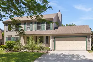 972 Westgate Dr, Aurora, IL 60506 - Photo 1