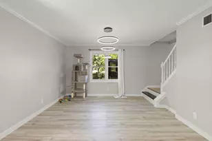 972 Westgate Dr, Aurora, IL 60506 - Photo 5